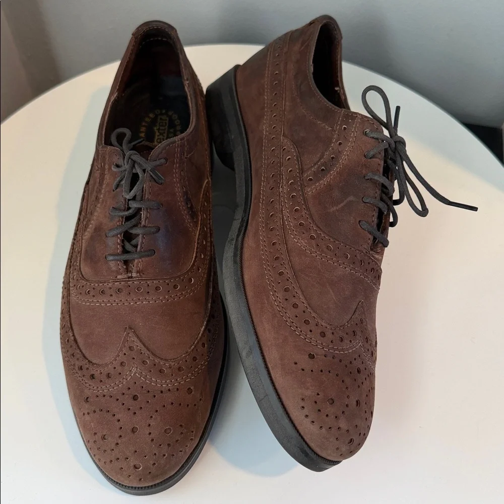 Dexter brown suede